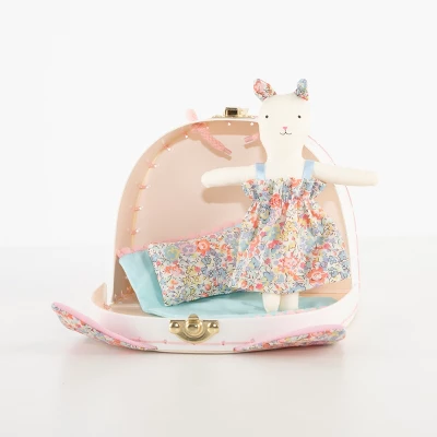 Meri-Meri Meri Meri Floral Kitty Mini Suitcase Doll (Pack Of 1) 4 Meri-Meri Meri Meri Floral Kitty Mini Suitcase Doll (Pack Of 1) - Image 2