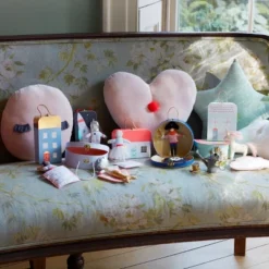 Meri-Meri Meri Meri Lila Mini Suitcase Doll (Pack Of 1) 15 Meri-Meri Meri Meri Lila Mini Suitcase Doll (Pack Of 1) -Playland Shop GUEST be6cf4f8 6dd5 4876 a628 a4600cbd406e